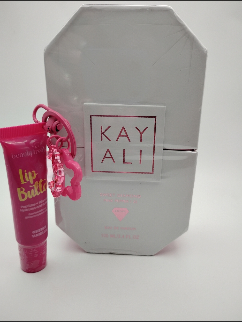 KAYALI Sweet Diamond Pink Pepper | 25 100ML Fragrance & Cherry Vanilla Lip Balm - Picture 2 of 2